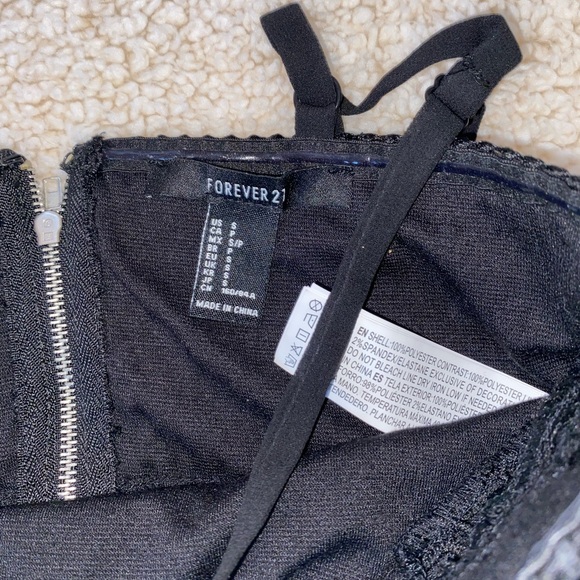 ⚡️⚡️FREE a with a purchase of $25⚡️⚡️ NWOT F21- Crop Top, SIZE: S - Picture 2 of 3